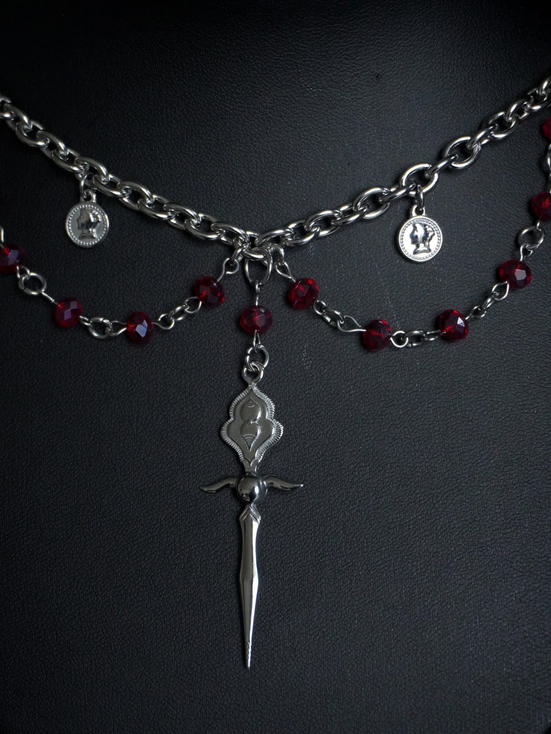 Bloody Reign 🩸 • Collier « Nynaeve » • Grenat rouge  • Silver