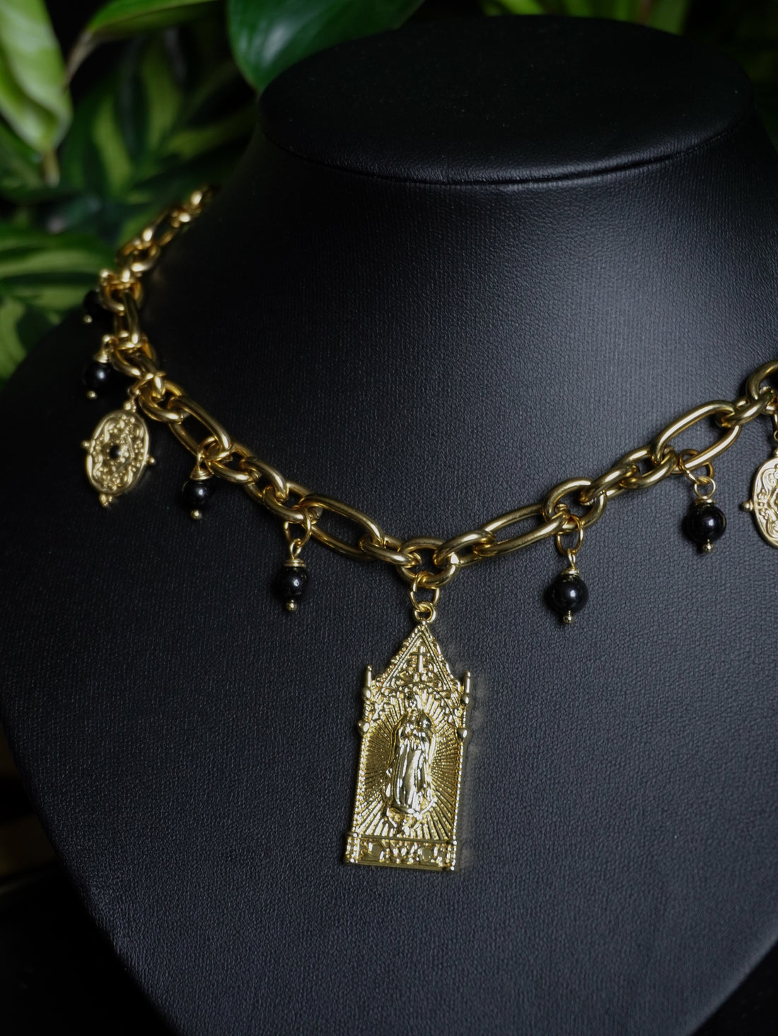 Collier « Holy Mary » 🥀 • Tourmaline noire • Doré