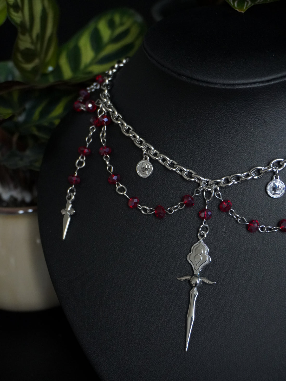 Bloody Reign 🩸 • Collier « Nynaeve » • Grenat rouge  • Silver